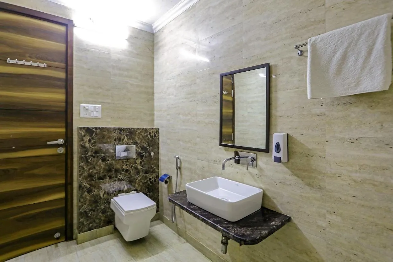 Hotel Fabhotel White House Bnb - Nr Yashobhoomi Convention Centre Delhi