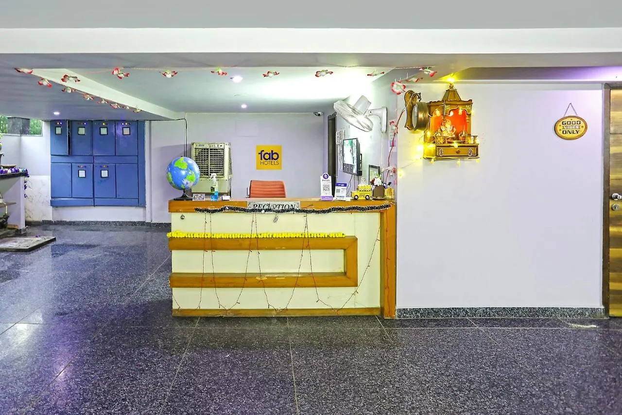 Hotel Fabhotel White House Bnb - Nr Yashobhoomi Convention Centre Delhi